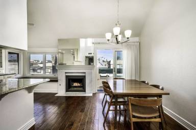 Main picture of 617 W Balboa Blvd