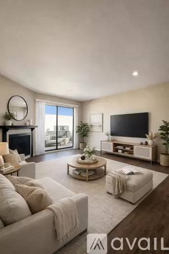 Main picture of 100 N Clark Dr