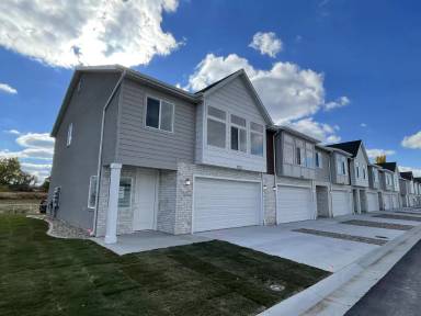 Main picture of Riverwalk 2 Story - Middle