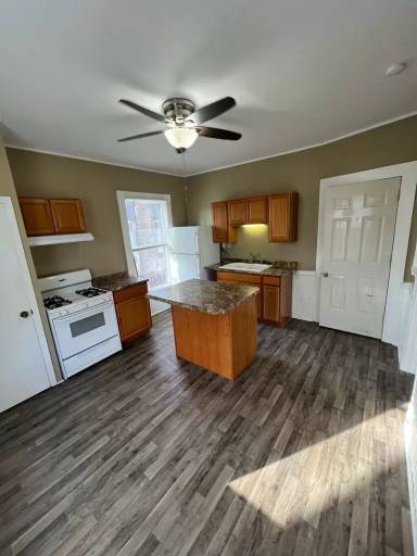 Main picture of 1402 East Ave
