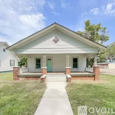 Main picture of 705 W 12th St