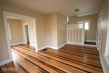 Main picture of 44 Vandine Pl NE