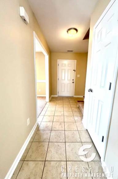 Main picture of 2211 Gray Goose Loop