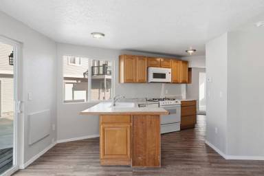 Main picture of 3118 E Marietta Ave