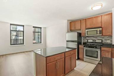 Main picture of 351 N Jefferson St