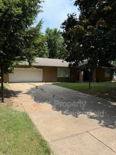 Main picture of 3600 S Dayton Ave