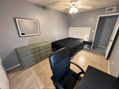 Main picture of 1253 S Revere