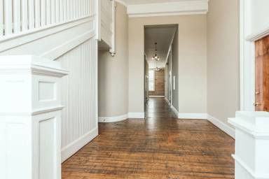 Main picture of 1261 Broad St