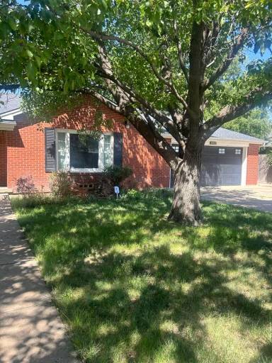 Main picture of 2202 Crockett St