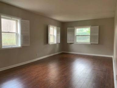 Main picture of 1201 Middle Ct