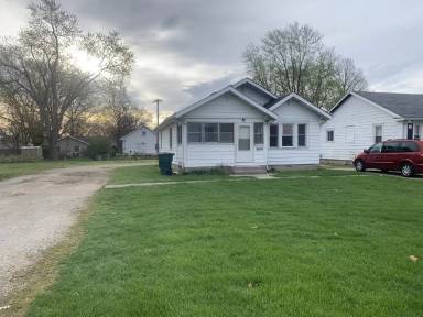 Main picture of 2600 N Oakwood Ave