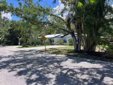 Main picture of 306 19th St E