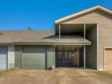 Main picture of 11526 N Lincoln Blvd