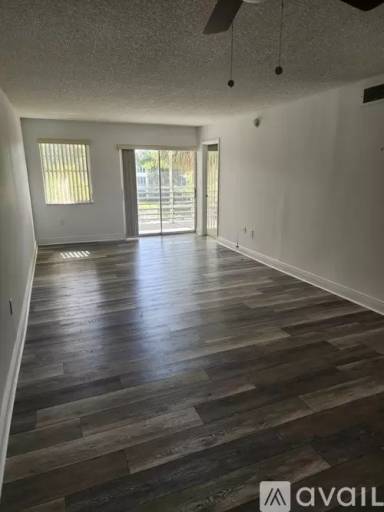 Main picture of 1100 Ponce de Leon Cir