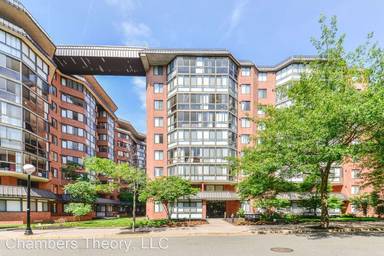 Main picture of 1024 N Utah St