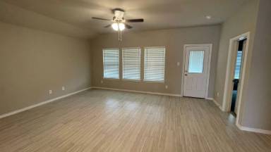 Main picture of 8421 Hollymead Ln