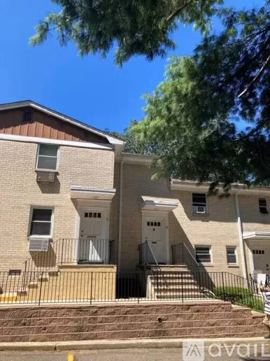 Main picture of 406 Cranbury Rd