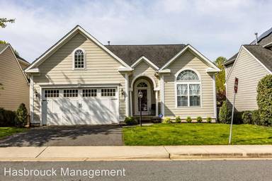 Main picture of 632 Rainier Rd