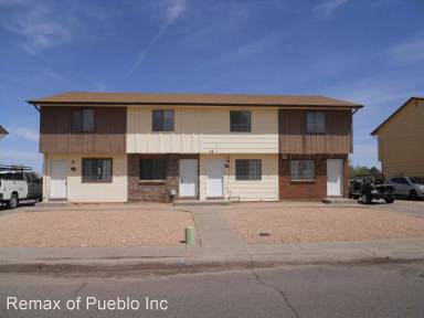 Main picture of 14 Royal Crest Dr
