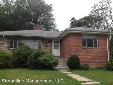 Main picture of 10204 Gardiner Ave