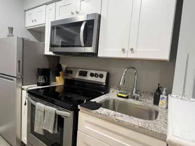 Main picture of 1029 W Baltimore St