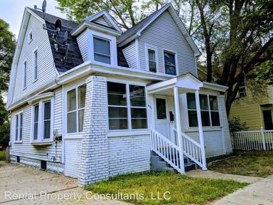 Main picture of 1045 Alpine Ave NW