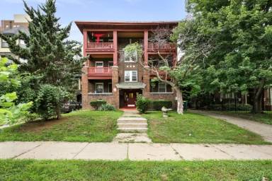 Main picture of 3820 Walnut St