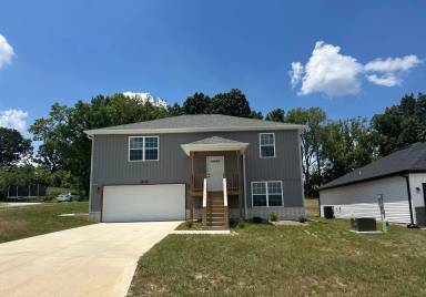 Main picture of 819 Holstein Ln
