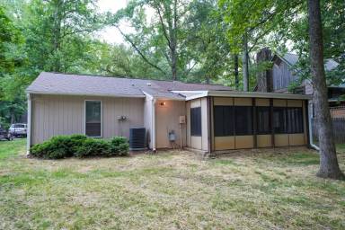 Main picture of 5115 Walnut Grove Ln