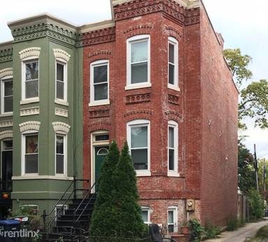 Main picture of 710 7th St NE