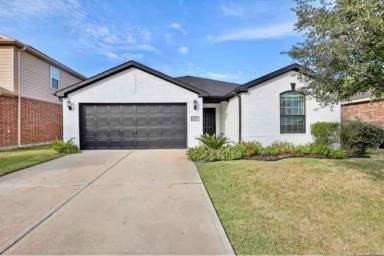 Main picture of 2019 Beach Bluff Rd
