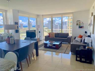 Main picture of Turnberry On the Green Condo