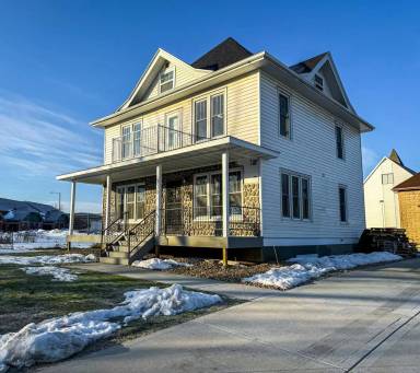 Main picture of 210 S Franklin St