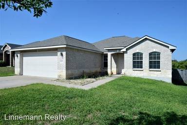 Main picture of 523 Cattail Cir