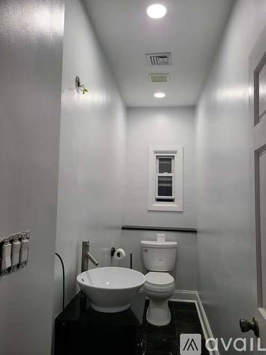 Main picture of 8521 114th St
