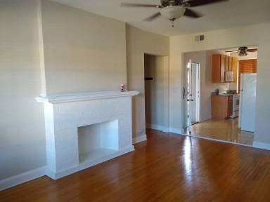 Main picture of 2133 W Howard St