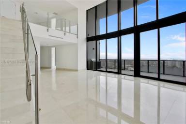 Main picture of Porsche Design Tower Miami