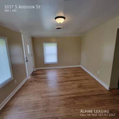 Main picture of 1037 S Addison St