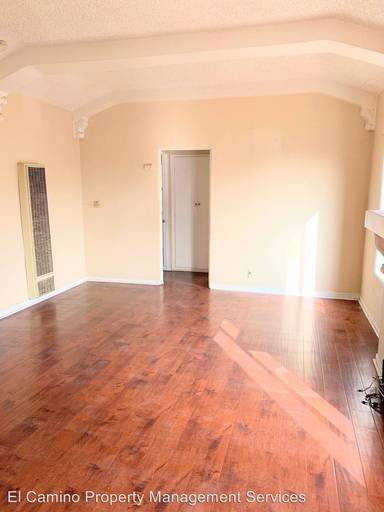 Main picture of 515 W 82nd St