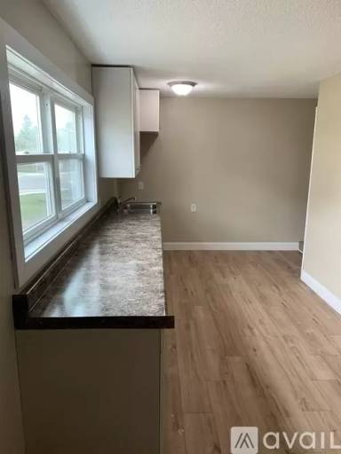 Main picture of 221 Court Ave N