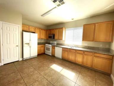 Main picture of 7048 Pacific Coast St