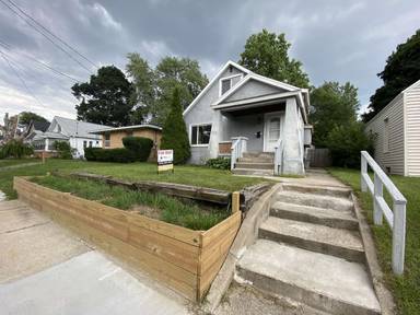 Main picture of 1054 Dickinson St SE