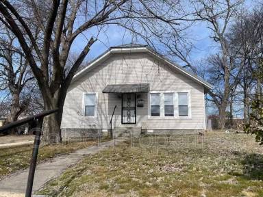 Main picture of 1300 Aggie Rd