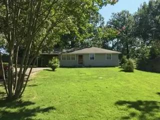 Main picture of 604 N Caraway Rd