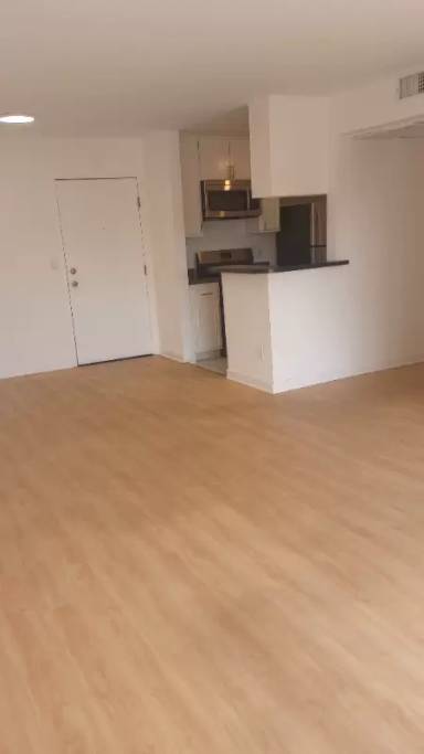 Main picture of 465 Oak St
