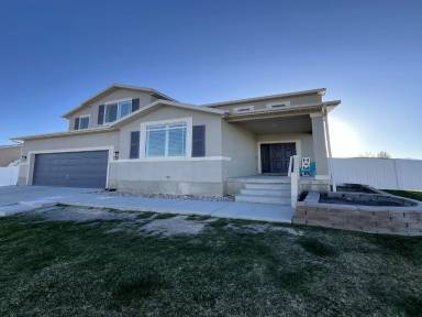 Main picture of 387 N Taylor Rd
