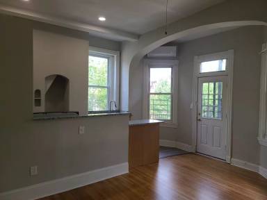Main picture of 2743 Saint Paul St