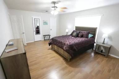 Main picture of 502 W Alabama St