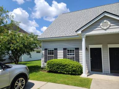 Main picture of 9233 Ayscough Rd