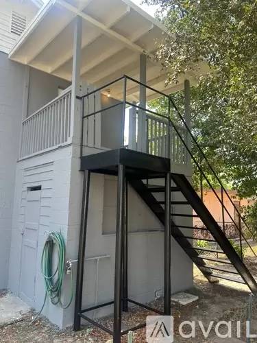 Main picture of 218 E Johnson Ave